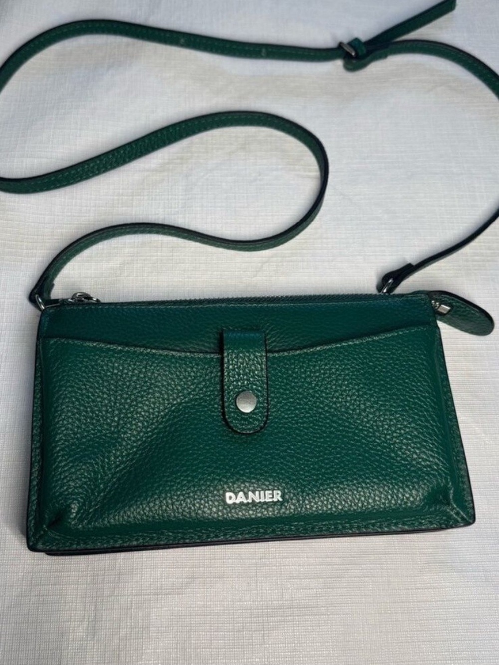 Danier Green Crossbody for Cellphone with Multiple  Card Slots Removable Strap